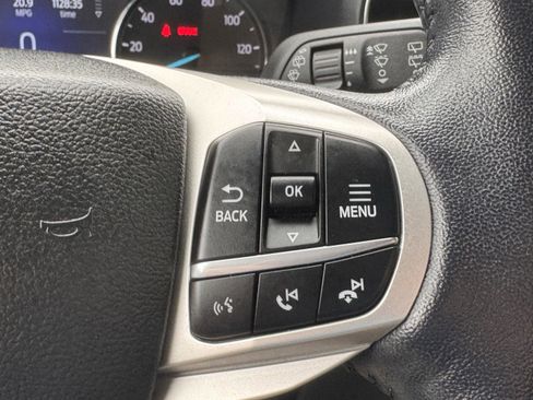 Used 2023 Ford Explorer XLT w/ Equipment Group 202A AWD/4WD image 19