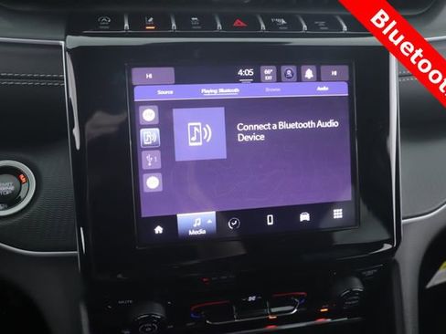 Used 2025 Jeep Grand Cherokee Laredo w/ MOPAR Finishing Package image 3