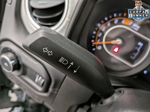 Used 2024 Jeep Wrangler Sahara image 19