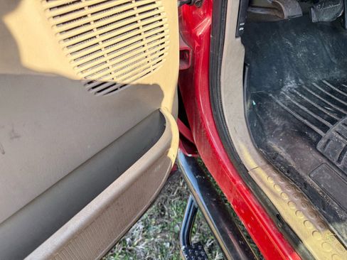 Used 2000 Ford F250 Lariat image 29