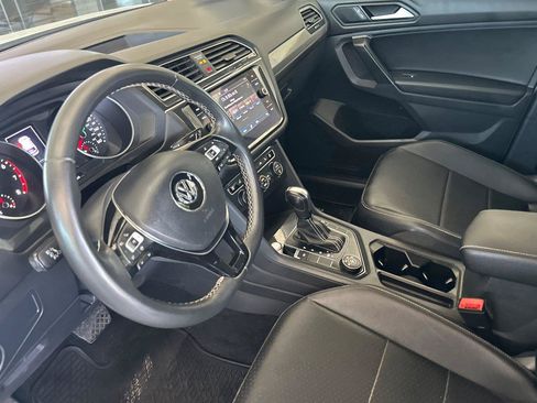 Used 2021 Volkswagen Tiguan SE w/ Panoramic Sunroof Package AWD/4WD image 10