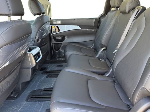 New 2026 Kia Carnival SX image 15