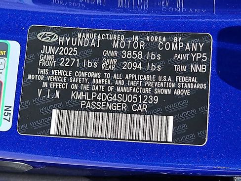 Used 2025 Hyundai Elantra Limited FWD image 29