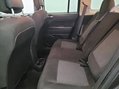 Used 2016 Jeep Patriot Latitude image 18