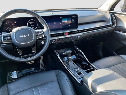 Certified 2025 Kia Sorento SX image 30