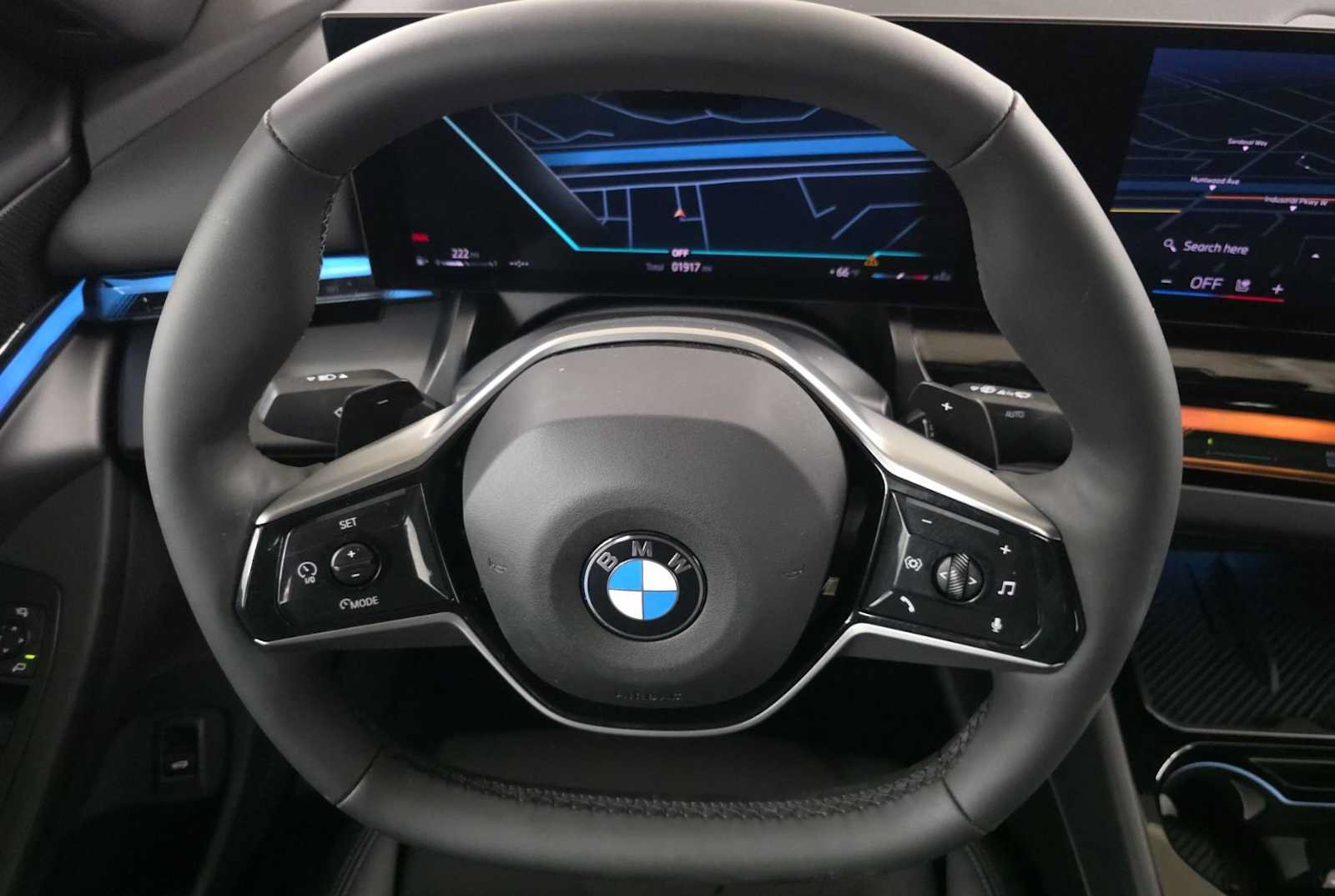 Used 2025 BMW 540i xDrive w/ Premium Package AWD/4WD image 7