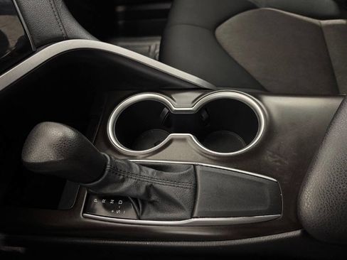 Used 2021 Toyota Camry LE image 30