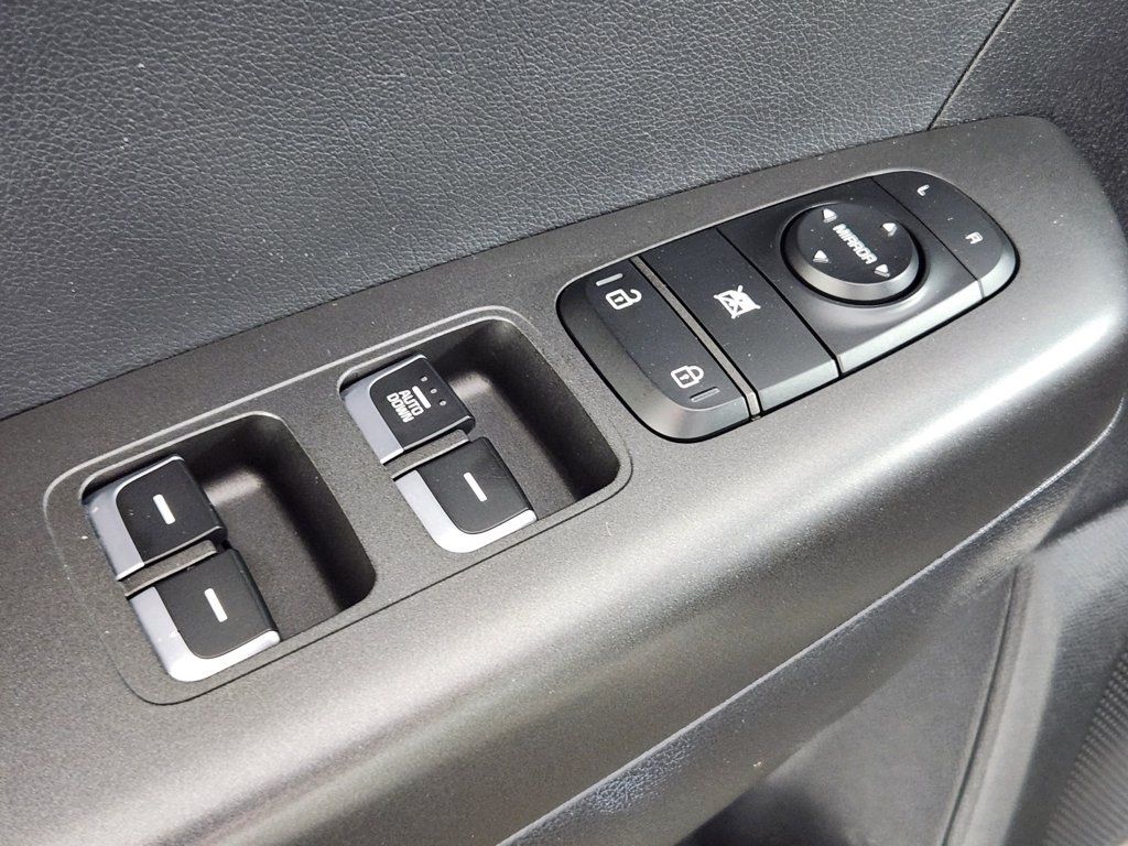 Used 2019 Kia Sportage LX w/ Option Group 017 FWD image 17