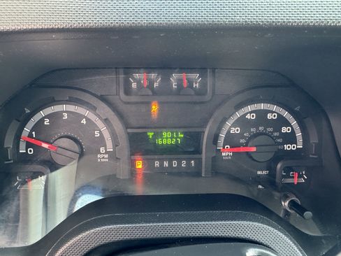 Used 2014 Ford E-250 and Econoline 250 Extended w/ Power Group image 15