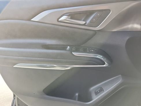 Certified 2025 Chevrolet Traverse LT w/ Driver Confidence Package FWD image 19