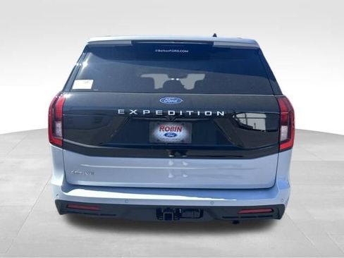 New 2026 Ford Expedition Active image 4