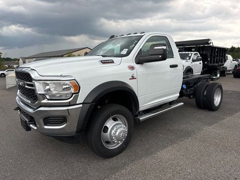 New 2024 RAM 5500 Tradesman AWD/4WD image 6