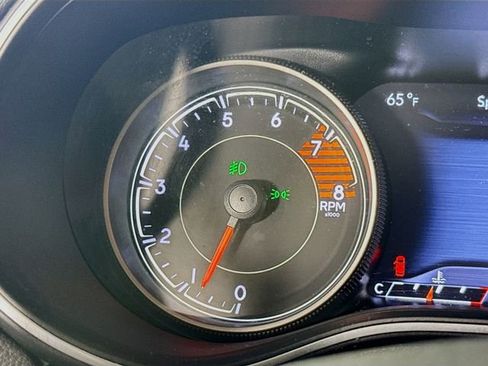 Used 2019 Jeep Cherokee Limited AWD/4WD image 14