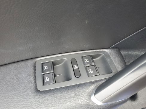 Used 2018 Volkswagen Passat 2.0T S image 21