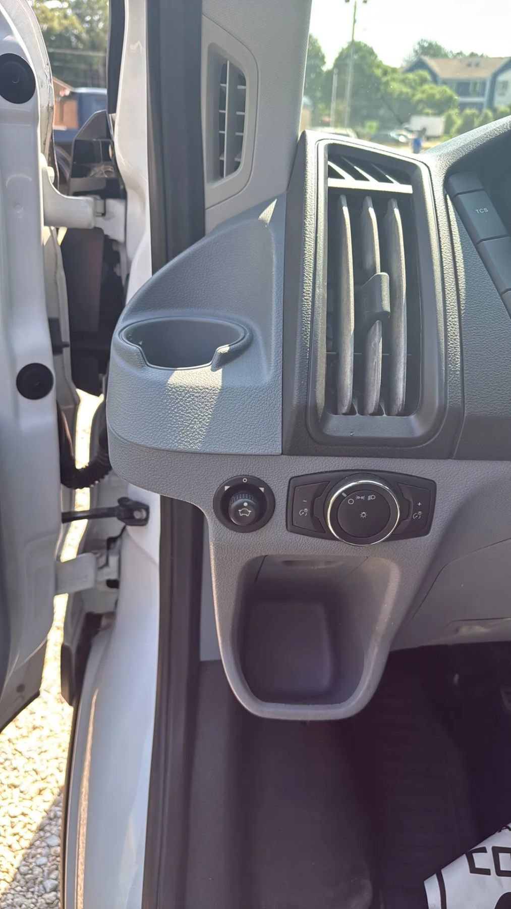 Used 2018 Ford Transit 150 130 Low Roof RWD image 28