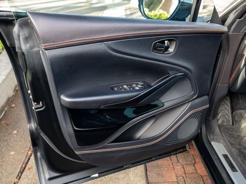 Used 2022 Aston Martin DBX image 16