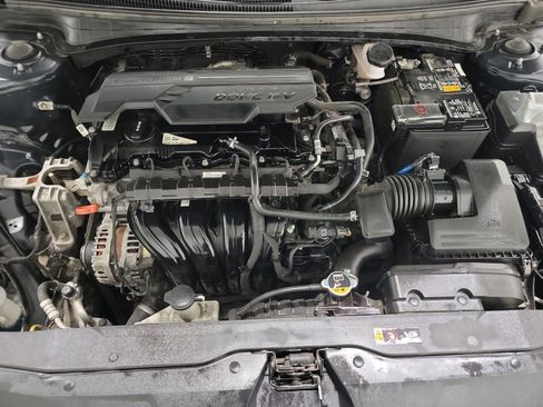 Used 2021 Hyundai Elantra Limited FWD image 25