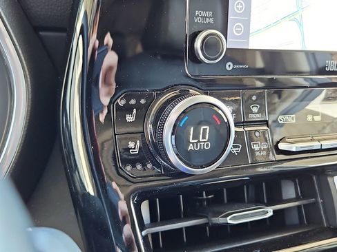 Used 2021 Toyota Highlander Limited AWD/4WD image 21