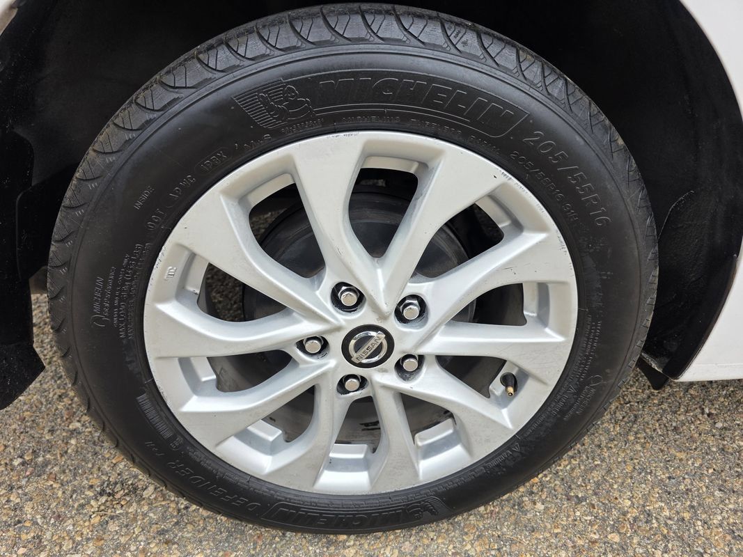 Used 2016 Nissan Sentra SV w/ Style Package FWD image 43