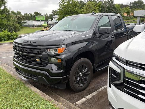 Used 2024 Chevrolet Silverado 1500 Custom RWD image 3