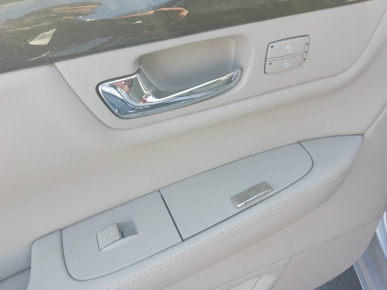 Used 2010 Cadillac DTS Luxury FWD image 13