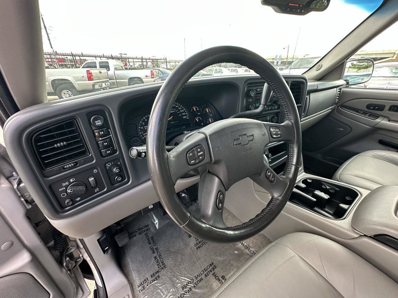 Used 2004 Chevrolet Tahoe LT w/ LT Preferred Equipment Group AWD/4WD image 20