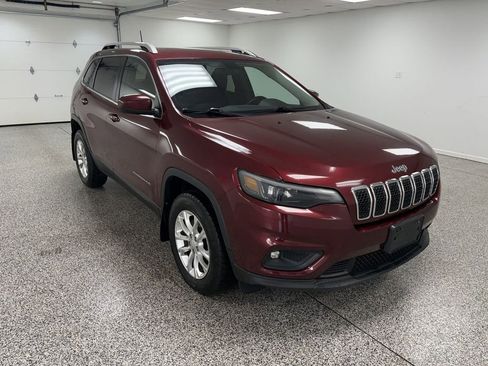 Used 2019 Jeep Cherokee Latitude image 2
