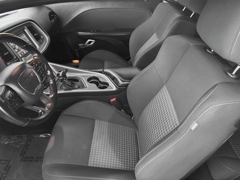 Used 2022 Dodge Challenger GT w/ Driver Convenience Group image 10