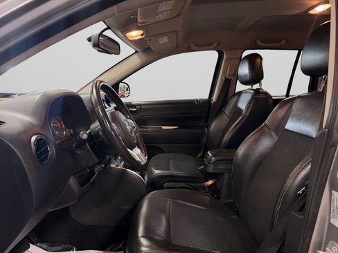 Used 2016 Jeep Compass Latitude AWD/4WD image 13