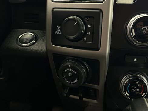 Used 2018 Ford F150 Lariat w/ Equipment Group 502A Luxury AWD/4WD image 13