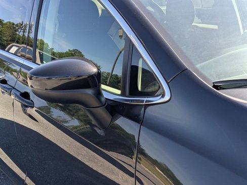 Used 2023 Chrysler Voyager LX FWD image 8
