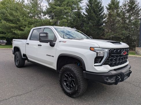 Used 2026 Chevrolet Silverado 2500 ZR2 w/ ZR2 Bison Edition AWD/4WD image 2