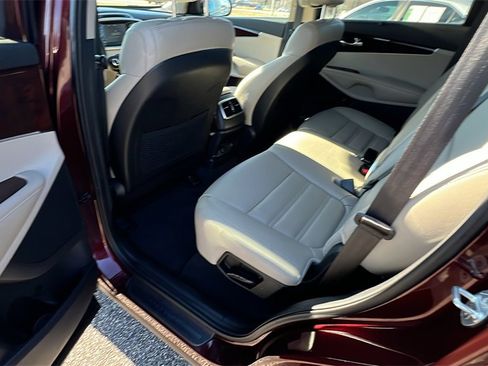 Used 2017 Kia Sorento EX image 20