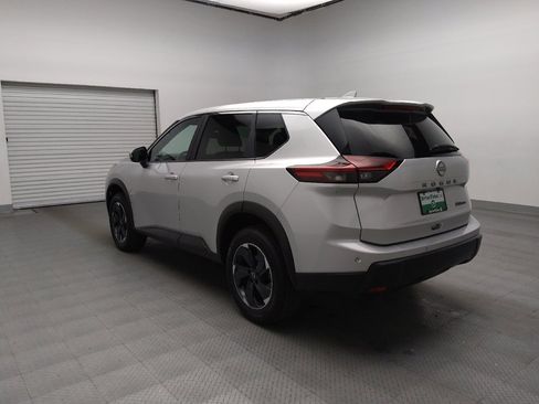 Used 2024 Nissan Rogue SV AWD/4WD image 5