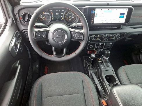 Used 2024 Jeep Wrangler Unlimited Rubicon w/ Technology Group AWD/4WD image 11