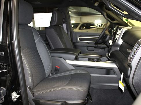 New 2026 RAM 2500 Big Horn AWD/4WD image 33