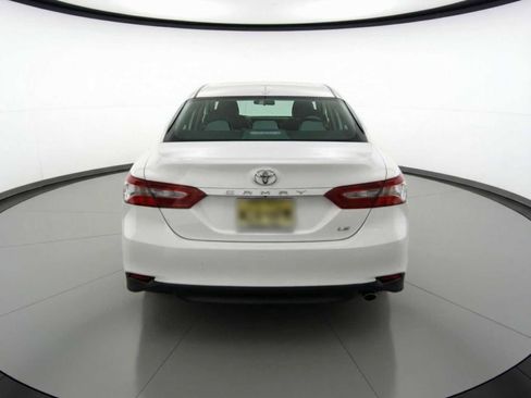 Used 2020 Toyota Camry LE image 4