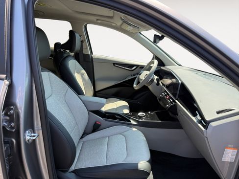 Certified 2024 Kia Niro Wave FWD image 19
