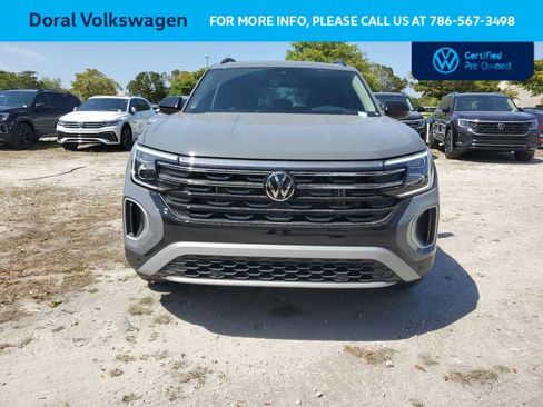 Used 2024 Volkswagen Atlas Peak Edition SE AWD/4WD image 10