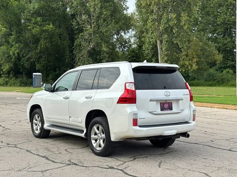 Used 2013 Lexus GX 460 w/ Comfort Plus Pkg AWD/4WD image 3