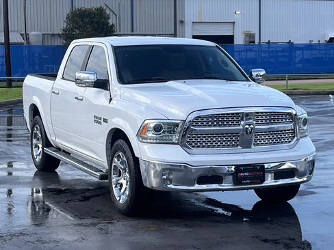 Used 2017 RAM 1500 Laramie w/ Convenience Group RWD image 3