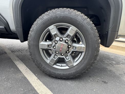 New 2025 GMC Sierra 2500 SLT w/ SLT Premium Package image 5