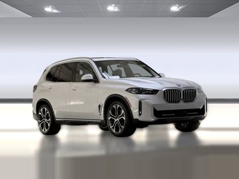 Used 2026 BMW X5 xDrive50e w/ Premium Package AWD/4WD image 7