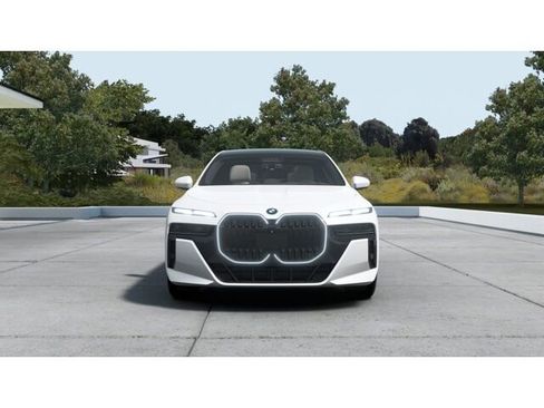 New 2026 BMW i7 eDrive50 w/ Executive Package image 3