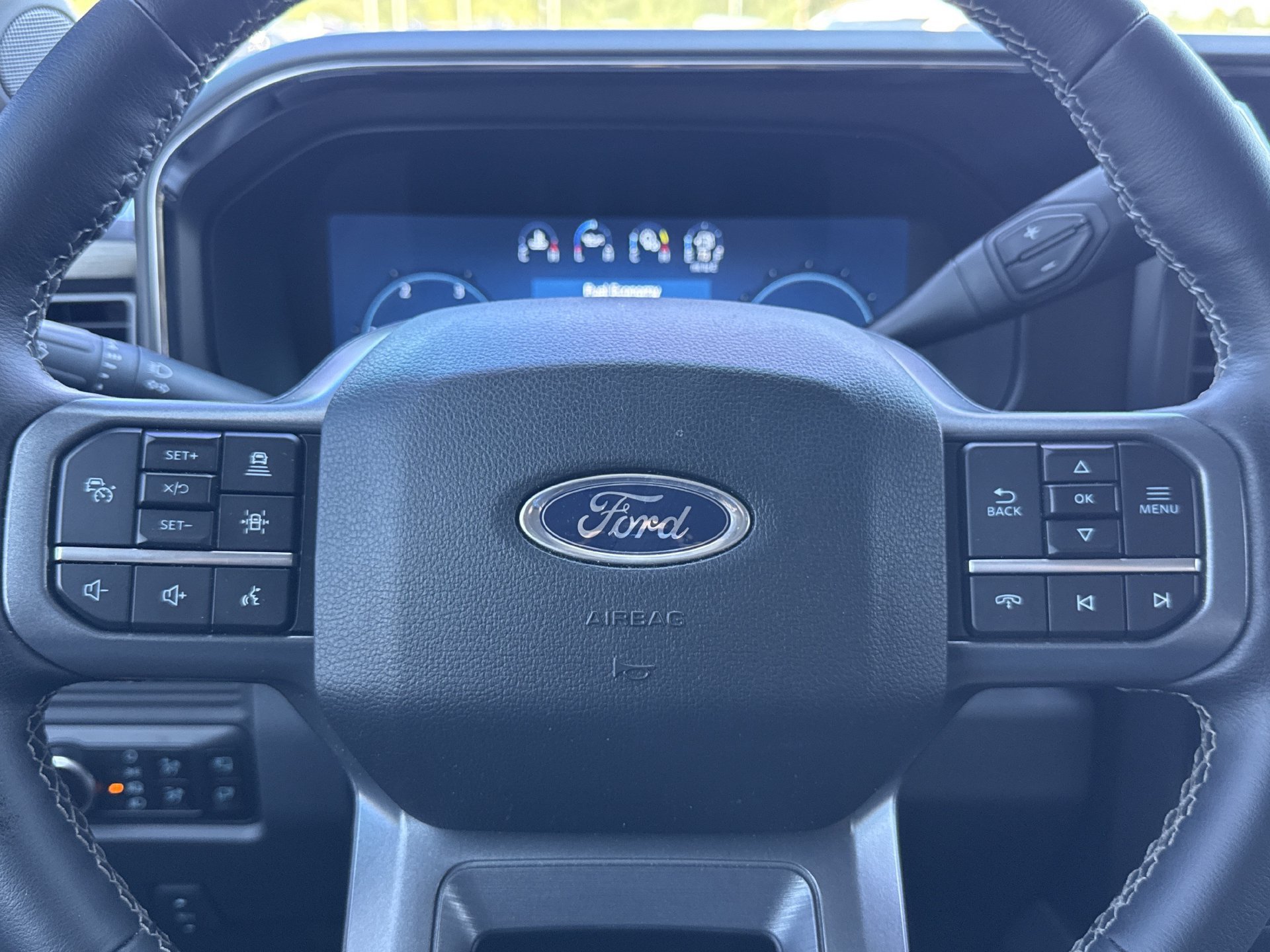 Used 2025 Ford F250 Lariat w/ Lariat Ultimate Package AWD/4WD image 9