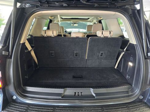 Used 2024 Ford Expedition Limited image 17