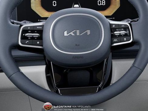 New 2026 Kia Carnival EX FWD image 22