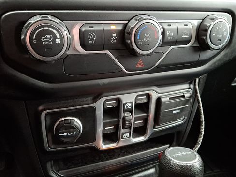 Used 2020 Jeep Gladiator Sport w/ Quick Order Package 24S image 16