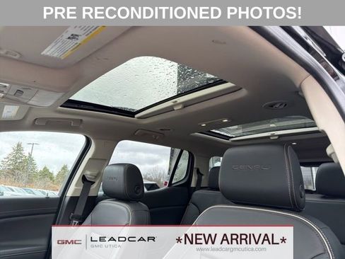 Used 2023 GMC Acadia Denali AWD/4WD image 23