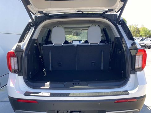 New 2026 Ford Explorer Active w/ Active Comfort Package image 7